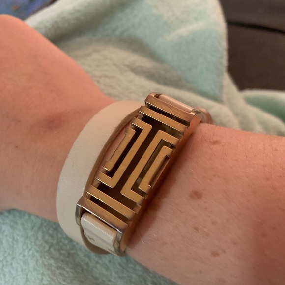 Tory Burch FitBit case - Picture 1 of 5